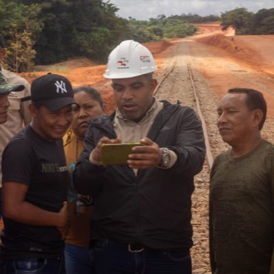 Obrero, chavista. Presidente @Bauxilum_CVG
Organizador @PartidoPSUV-Edo. Bolívar #ResteadoConMaduro ¡Organizar, Unir y Sumar!