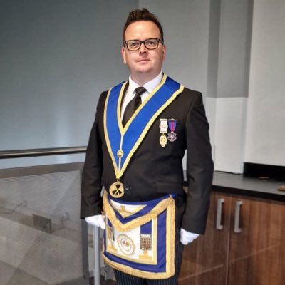 I’m Andy and a Freemason. Secretary of my Lodge. DPrGCO & PPrGStdB in the Province of Oxfordshire. Drummer. All views are my own.