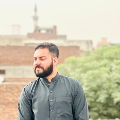 YasirIftikharxo's profile picture. alma nómada 🚶🏻‍♂️ ~ introvert 😐