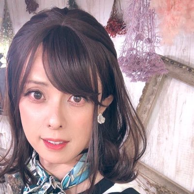 夢を叶えるために行動します♡ありのままで人生を楽しむ人です♪around50綺麗になるのが趣味✨お気に入りの美容用品がやっと見つかったので肌ケア頑張ります☺︎メイクって何年やっても難しいなぁと思います💦一緒にメイク研究しませんか♪最近はハンドケアにも力を入れています☆自分に似合うコーデを探し日々研究中です！！