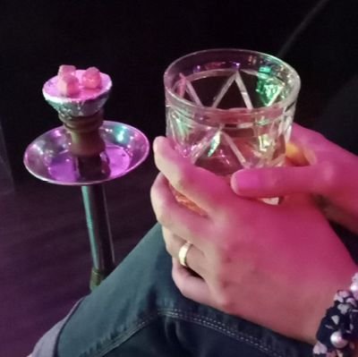 Sexy couple from karachi looking for khi couples.... ☺ only Drinkers Married couples Can Join