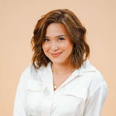 Servant of the Risen King! TV Presenter, Podcast Host, Speaker, and Content Creator. Listen to my podcast: #AdultingWithJoycePring 🎙