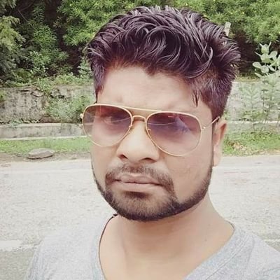 9January199211's profile picture. 