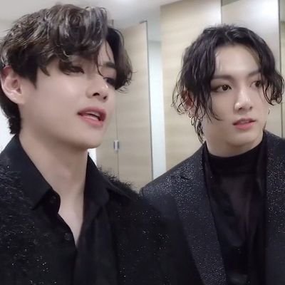 Good looks fades💁♀️, but a good heart keep you beautiful💚💜
Taekook🐰🐻🐯
AU Reader😍💚💜
