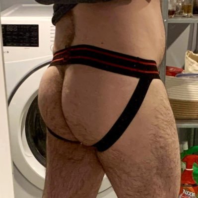 gonochwan's profile picture. From Montreal. I am here to see NSFW content. I am into bears/beefy/stocky/chubby guys. I am 31 yo versa.