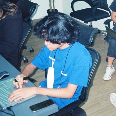 sloooowdiving's profile picture. graphic slave