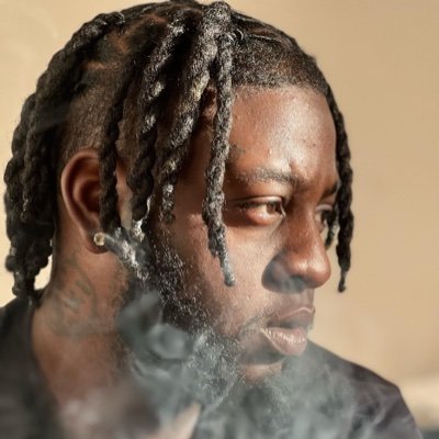 Father of 2 boys Julez Kasyrus 🙏🏿🤞🏿
unsigned Artist -Taye Sharkiee (AllPlatforms) just living until I expire going hard every chance I get 💯
