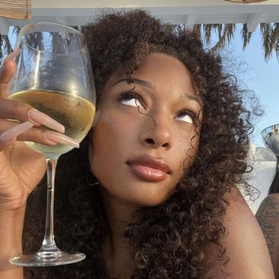 hoochiebeanie's profile picture. ayushi