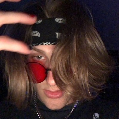 zacuary's profile picture. 