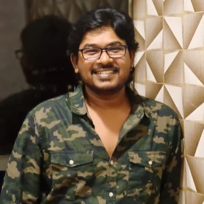 Naa Twitter handle meeda o kannesi vunchandi