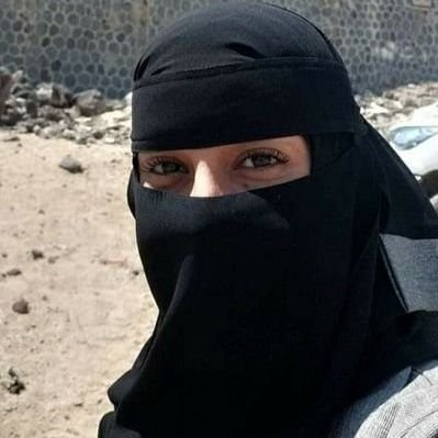 التعامل معي سهل جداً أعطني احتراماً ، أعطيك ماهو أكثر .🌷إذا قصرت يدك عن المكافأة فليصل لسانك بالشكر💖