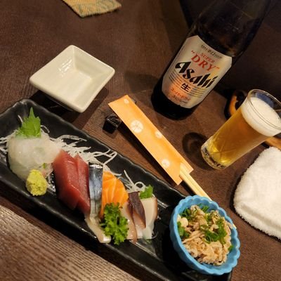 酒好きなくせに下戸です。
すぐに酔っ払います。
多趣味です、なんでもかんでも手をつけたがるタイプです、、、
ちっちゃいはげかけのおじさんです
飲みの誘いは基本的に断りませんので、お誘いください(^^)
DM等お気軽にどうぞ