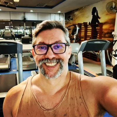 🇧🇷 Terapeuta, professor, advogado, pós graduado em docência, ANTIPETISTA, e liberal de Direita. ☭⃠
Só Nietzsche salva.
Não alimente os Coaches.