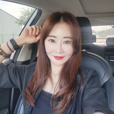 I am from Yokohama, Japan, immigrated to the United States and live in Los Angeles
Hobbies:
Scuba diving, skydiving, golf, reading, traveling, wine collecting,
