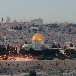 sanaaibrahim28's profile picture. خَالِطُوا النَّاسَ مُخَالَطَةً إِنْ مِتُّمْ مَعَهَا بَكَوْا عَلَيْكُمْ، وَإِنْ عِشْتُمْ حَنُّوا إِلَيْكُمْ

 #القدس_بوصلتي / #المصافحة_اعتراف / #التطبيع_خيانة