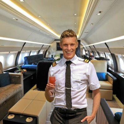 PilotOptimus's profile picture. Never bet against Elon🫡