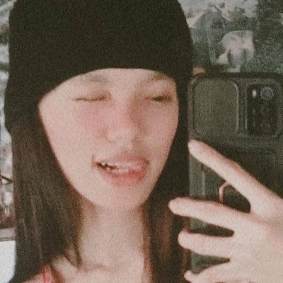 imyour_lunaaa's profile picture. bio under construction. check back soon.