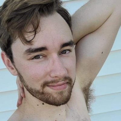 Hey there! My name's Hunter. I'm a polyamorous bisexual guy stuck in the Midwest. Wanna see the uncensored pics, vids, and content with others? Follow me on OF.