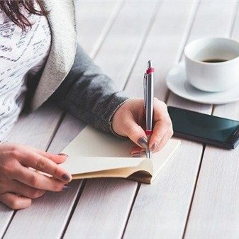 スキマ時間に取り組める簡単副業を紹介しています💕スマホがあればどこでもお仕事可能🌼自分のペースで出来るときにやれます♡私自身3ヵ月で月100万円達成しました🌼本気で副業をやりたい方をサポートしてます💪無言フォロー失礼します🙏