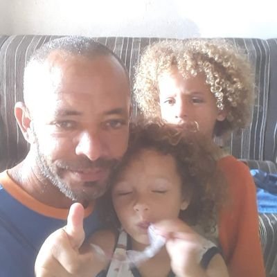 Sincero ético verdadeiro carismático cristão pai avô teólogo escatológico cidadão de bem sou de direita amo a Deus