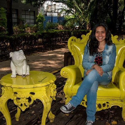 Pasante de Historia en FFyL UNAM,  fotógrafa aficionada, amante del arte novohispano, gatos, viajes y lucha libre mexicana