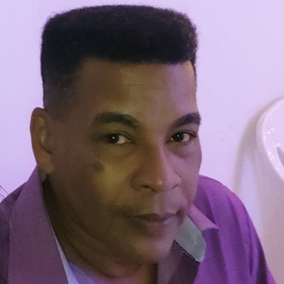 Sou evangélico, músico, portuário e conservador......