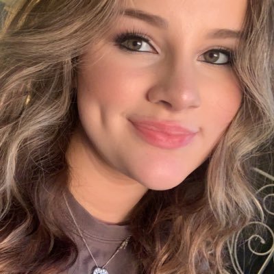 jemmaadam4's profile picture. 🤍 Future teacher 👩🏻‍🏫📚