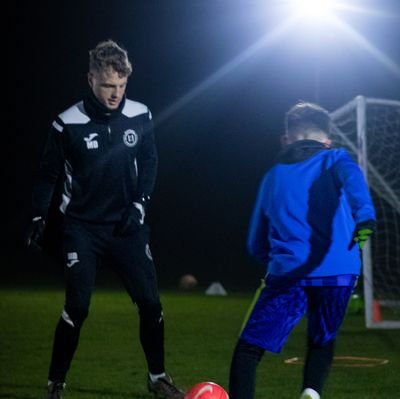 Founder and Head Coach 1:1 FFPC 
⚽FA Level 2 Football 
⚽FA Level 1 GK
⚽Watersfield FC 💙