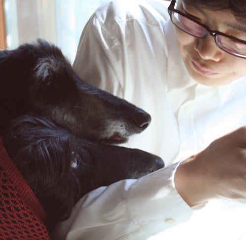 spineafghan's profile picture. 서울대학교 수의과대학 피부과 교수. 아프간하운드 키씨와 재거, 고양이 공주, 레오파드 육지거북 콩이의 아빠. 저먼옐로우테일턱시도 구피 브리더. Dogshow 참가