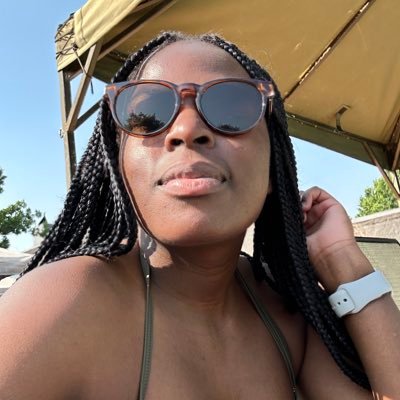 @shondarhimes, AllBlacks & Survivor super fan | Wits Graduate 👩🏾🎓| Software Engineer 👩🏾💻| Tennis x Rugby | Tequila, French Toast & Tasha’s
