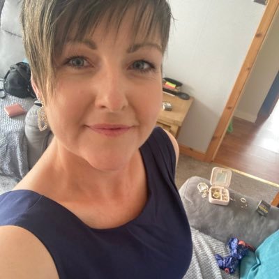 Mum to 4 beauties 💖 Nursery Manager, occasional 🍕 delivery driver 🍕 and Bar person. I ❤️ 🎶 , festivals, 💃🏻 , laughs and the outdoors oh and 🌳#IsleofBarra