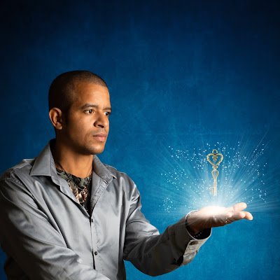 Maître praticien en hypnose éricksonienne, formé aux thérapies cognitivo-comportementales.
👉🏾 Rejoignez moi sur YouTube :
https://t.co/IHhxnplEHm
