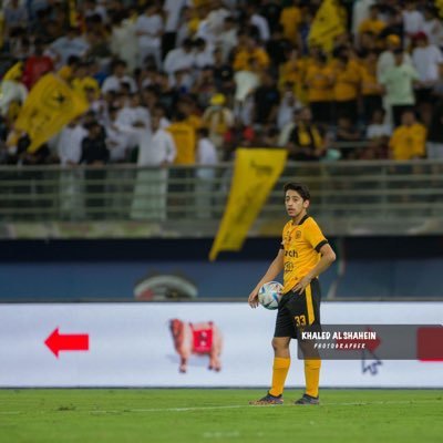 Football player for Qadsia club - Kuwait national team 💛