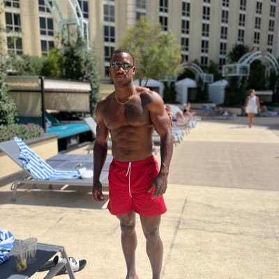 Cheffamousamos's profile picture. 