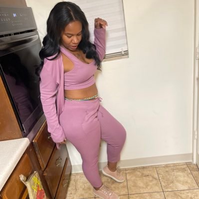 BEAUTY , BRAINS & PAID🤑🤑🤑🤑 (in real life , not just on the net 😏)
