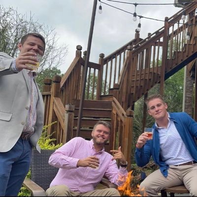 Born and raised in the Bluegrass state 🐎 🥃
