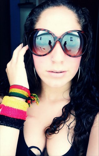 Na minha vida tudo acontece, quanto mas agente rala mais agente cresce! (: