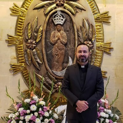 Sacerdote feliz! Párroco del Santuario de Torcoroma (Bgta). Presidente del Tribunal Eclesiástico. Perfil y opiniones personales. Dios les bendiga!