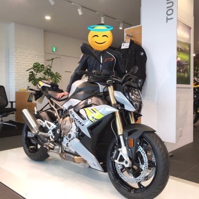 普通自動二輪免許取得 CBR250RR. 大型自動二輪免許取得 https://t.co/QdOSN4WXYD S1000R