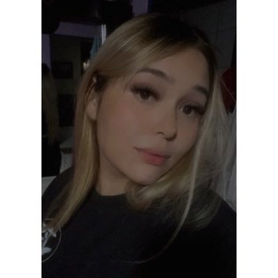 Futura enfermera y mamita de un enano, también me pueden buscar en insta como @soysura 🤪🤍