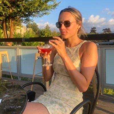 Ella_Loveland's profile picture. 