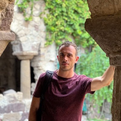 37 yo Italian guy, interested in politics, economics, history, Chinese and Japanese culture,我对日本和中国的文化感兴趣, 僕は日本と中国の文化に興味があります。学而不思则罔,思而不学则
