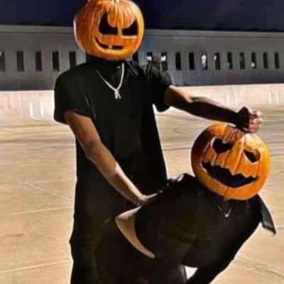 Jake63333855's profile picture. 21year old sex therapist 😏