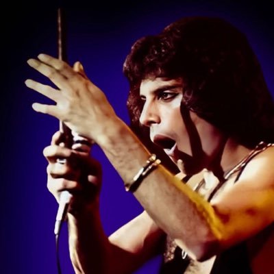 Fan Account of Farrokh Bulsara aka Freddie Mercury⭐️Following QUEEN since 1975🎸F.マーキュリーの故地を巡りたいです🌏還暦からペルシア語🕊️ ↑📸勉強のお守り”キュロス大王の円筒” ◇DMに返信しておりません