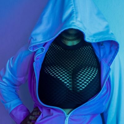 PurpleEve9's profile picture. 💜 Soy Purple, tu escape favorito ✨
🎭 Fantasía, cultura pop & tentaciones
Fan de los 🐱🐶
Y aún más secretos
👉 https://t.co/AZ4CQCgCdn