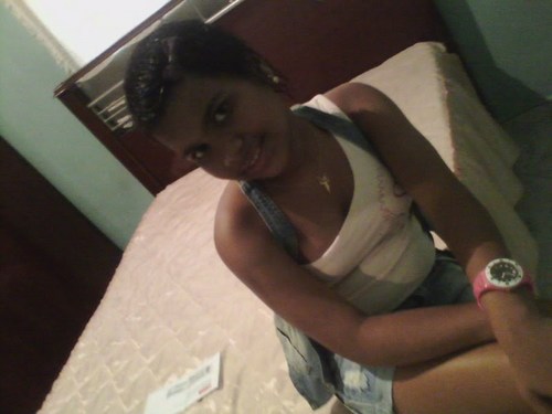 Eu sou Suelen tenho 12 anos
euamo Chocolate,Moda,Musica,Rock,
Demi lovato e jonas 
Meu sonho e ser Estilista .