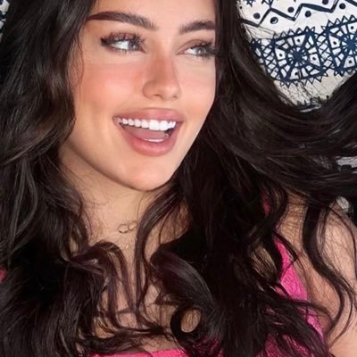 شيخه جّمال تسبب للعذارى صداع .