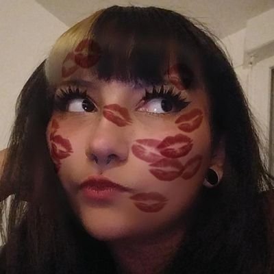 Mircobe1's profile picture. 21/ french / bi / a girl who likes pretty ladies