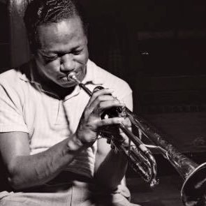 tak702's profile picture. ‘22/6 一念発起 33年ぶりに活動再開 | JAZZ | Big Band | 尊敬する人; Clifford Brown | Tp; 180ML 37SP、6335RC & MEHA(KANSTAL) | Flh; YFH 731 | 定年後再雇用の会社員 | 趣味; スポーツ観戦 特に野球| 笑