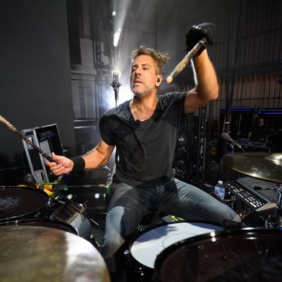 25 yr drummer w/Jason Aldean. Played on 32 #1 hits. Global Keynote Speaker. SAG Actor. Emcee. “The Rich Redmond Show” podcast. Drum trax 4U! Author/Educator